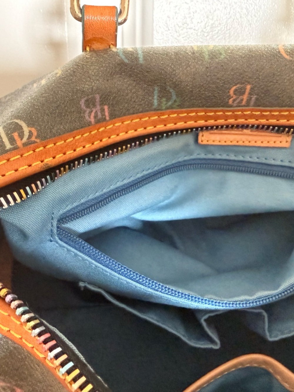 Dooney & Bourke Brown Multicolor DB Logo Shoulder Bag with Tan Trim - Picture 7 of 9